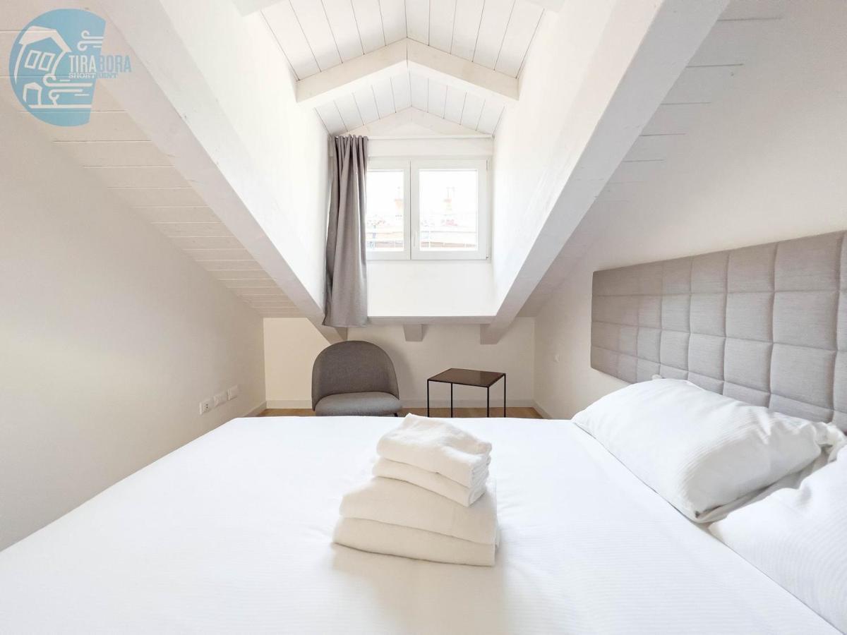 Slataper 19 Tirabora Short Rent Apartment ตรีเอสเต ภายนอก รูปภาพ