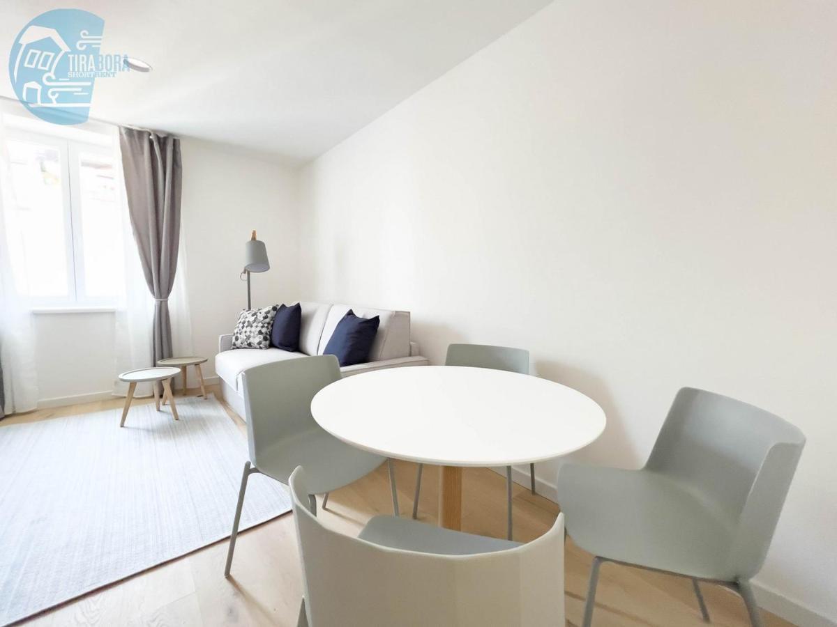 Slataper 19 Tirabora Short Rent Apartment ตรีเอสเต ภายนอก รูปภาพ